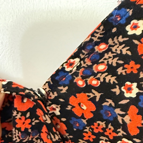 Universal Thread XL Floral V-Neck Blouse  Black and Red - Picture 4 of 8